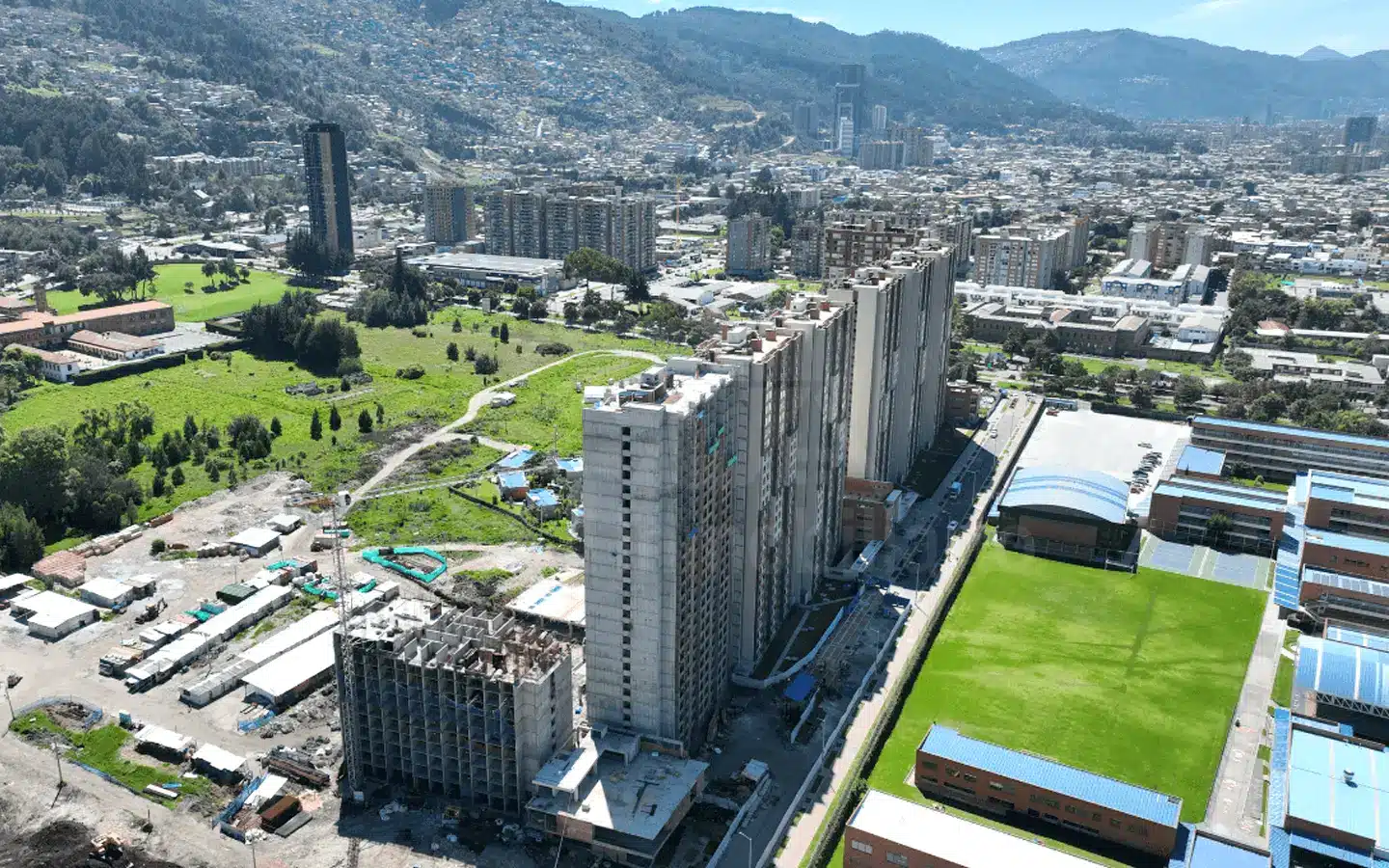 apartaestudio cerca anglo americano