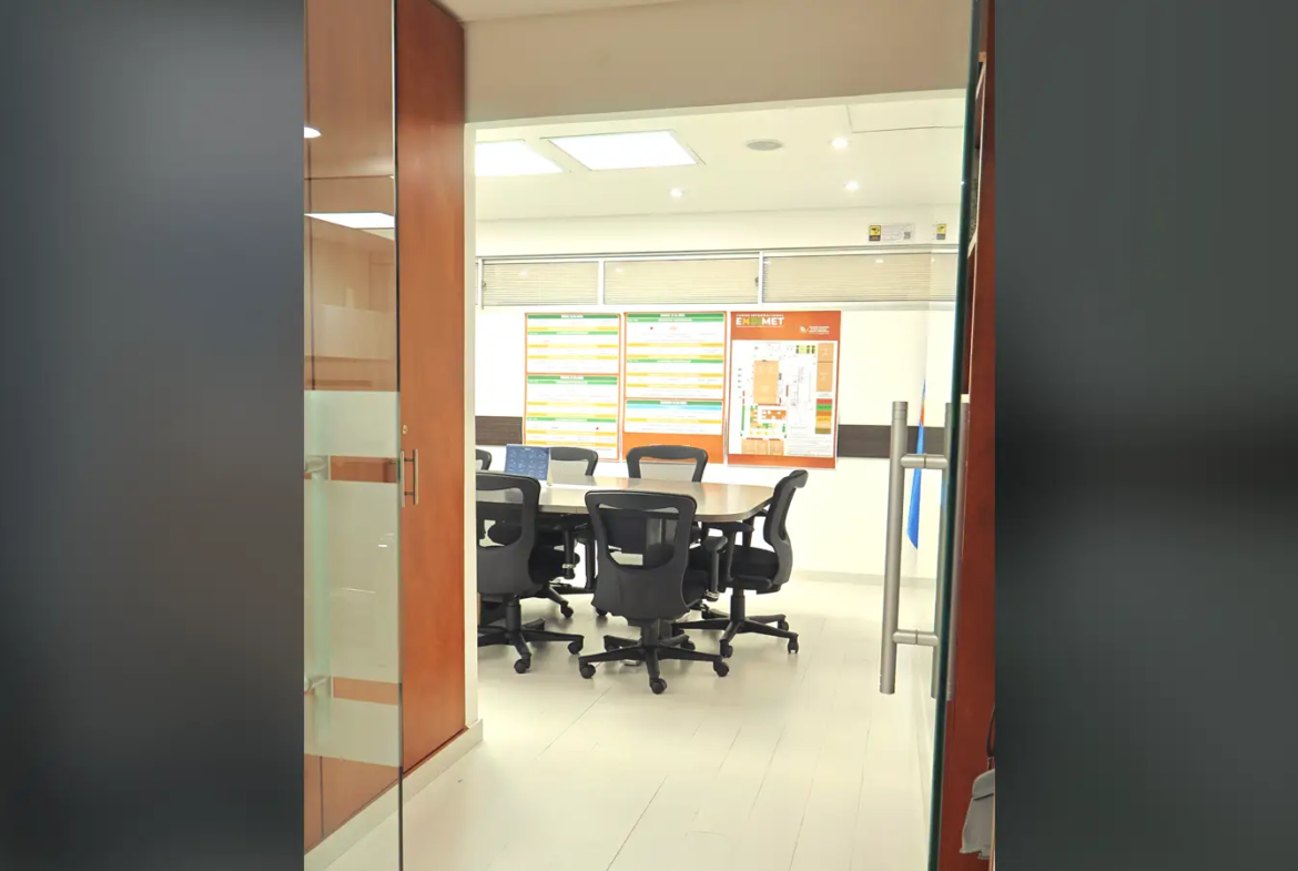 Oficinas con sala de juntas